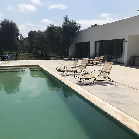 Boomerang Villa *