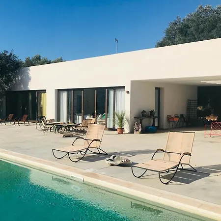 Boomerang Villa