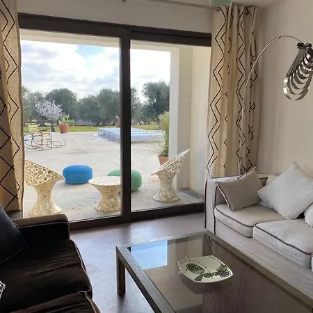 Boomerang Villa *